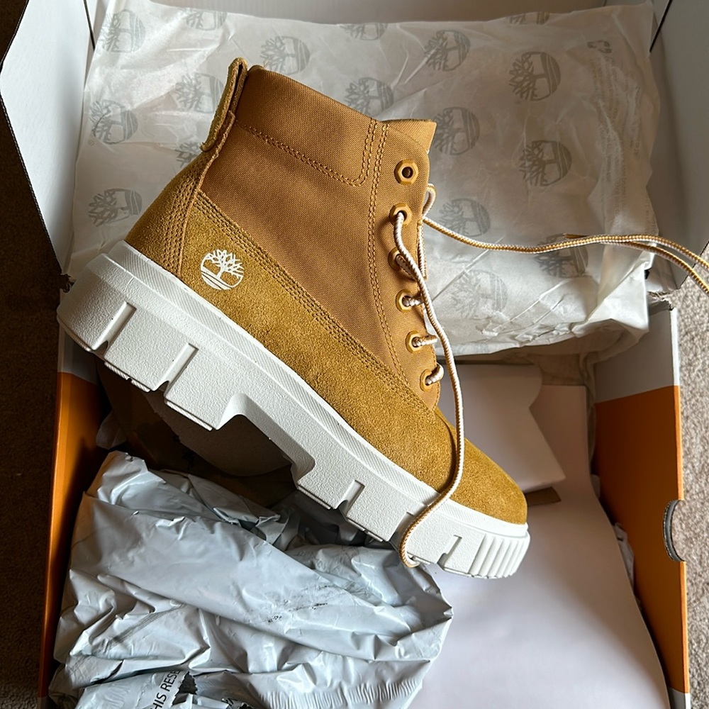 Timberland New Women Greyfield Boots size 10
